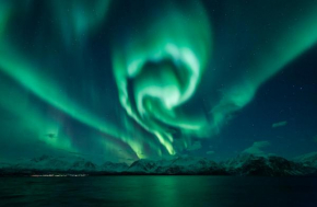 Отель Magic Mountain Lodge - Lyngen  Люнгсейде,